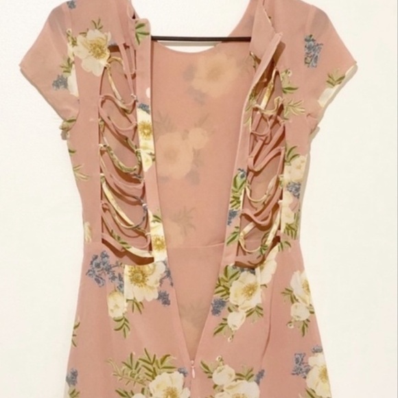 Bardot mauve floral cap sleeve back cutout dress - Picture 7 of 8